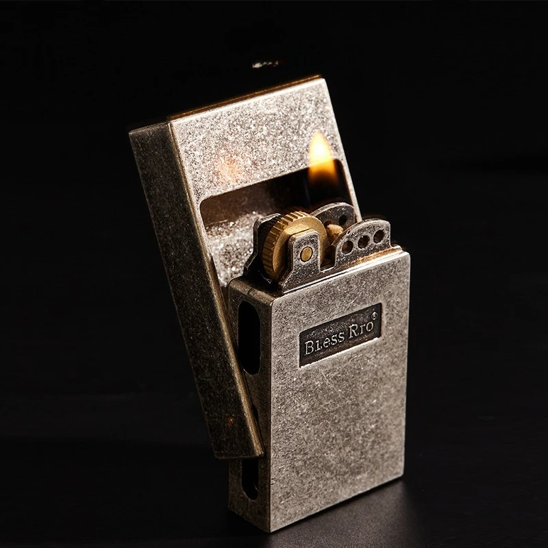 Accendino Classico Retrò con M - Vintage Collectible Lighters recensione e prezzo
