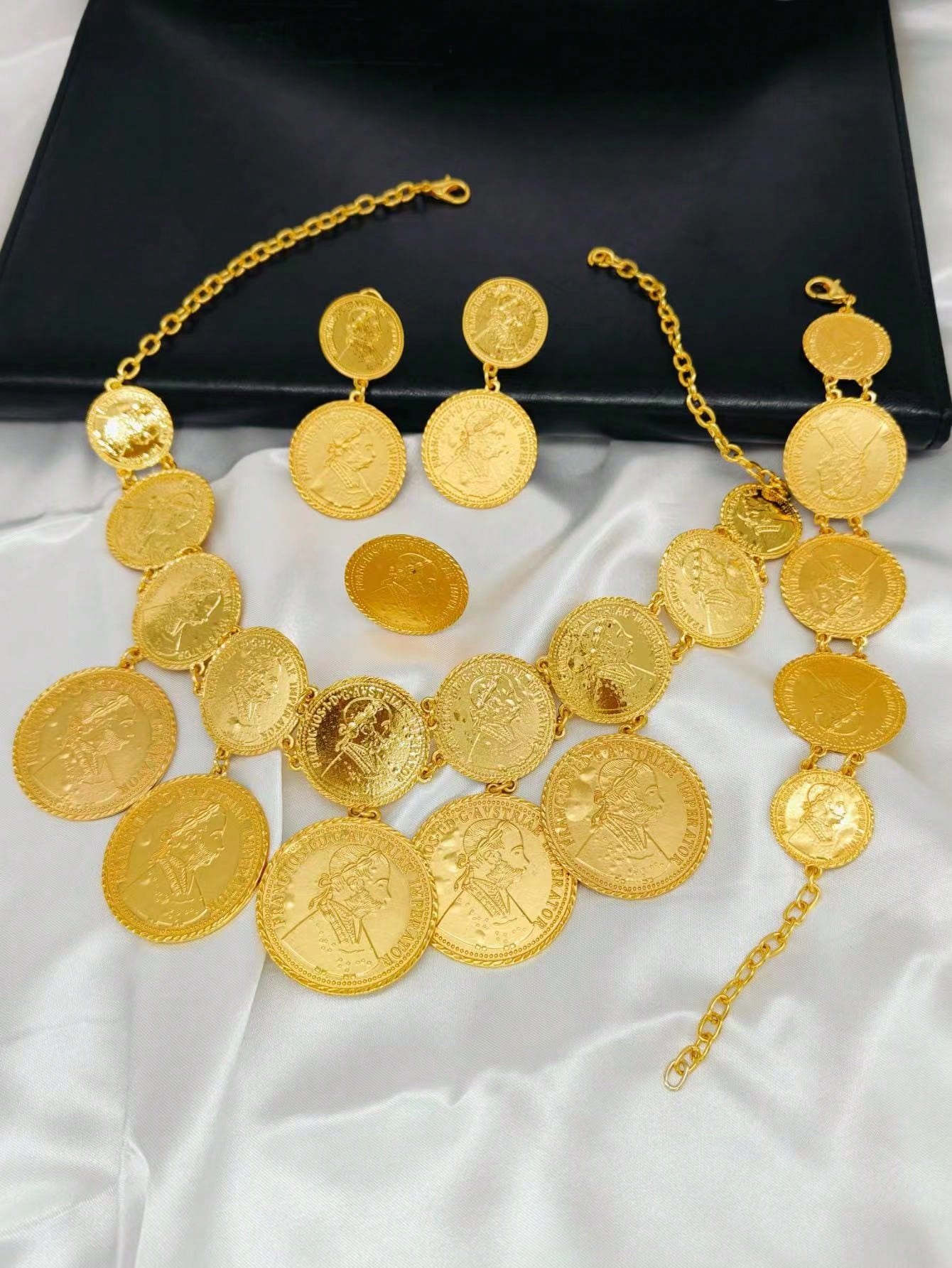 Set di gioielli color oro nige - Vintage Collectible Coins recensione e prezzo