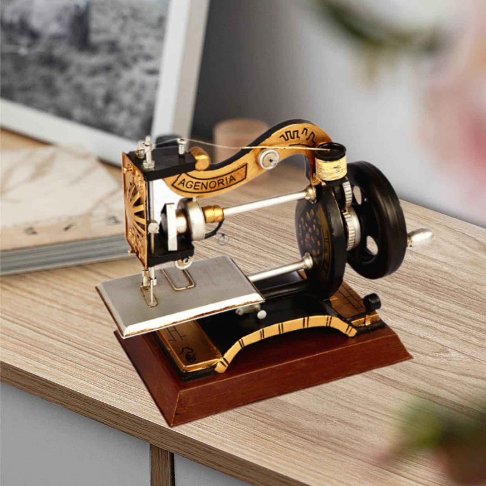 Macchina da Cucire Vintage in  - Vintage Collectible Clothing recensione e prezzo